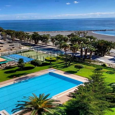 Apartamento Las Gondolas Playa Alojamientos Vistamar Альмуньєкар Екстер'єр фото